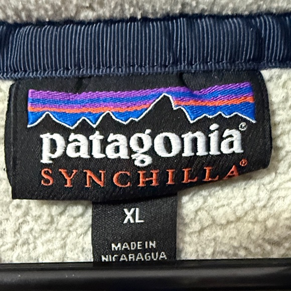 Patagonia Heather Gray Fleece with Navy Details - Picture 2 of 3
